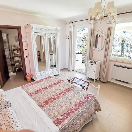 La Cicala Stonata Bed and Breakfast